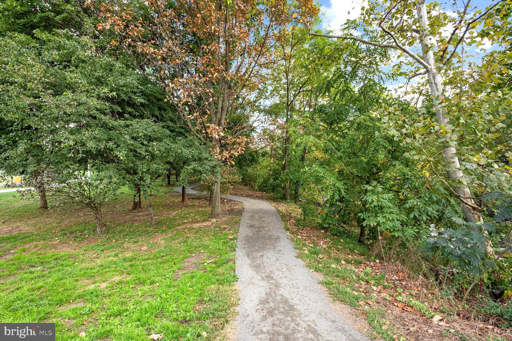 SHIRLINGTON CREST - Residential