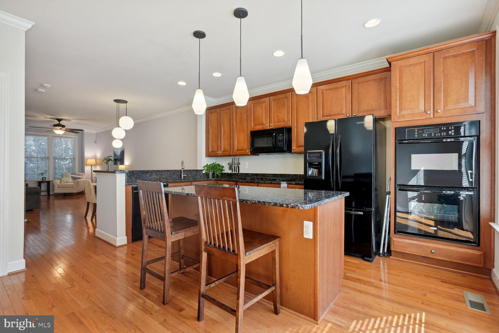 SHIRLINGTON CREST - Residential