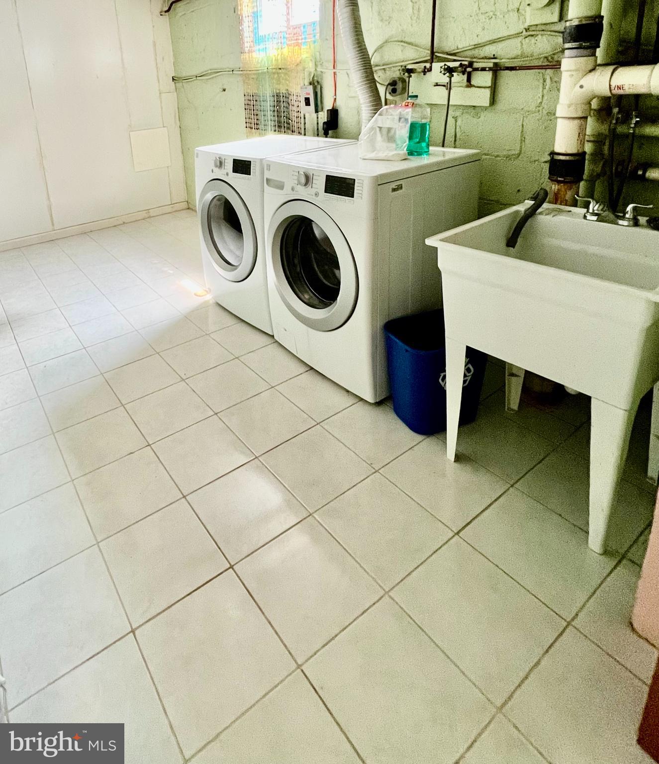 INDIAN SPRING VIEW - Residential Lease