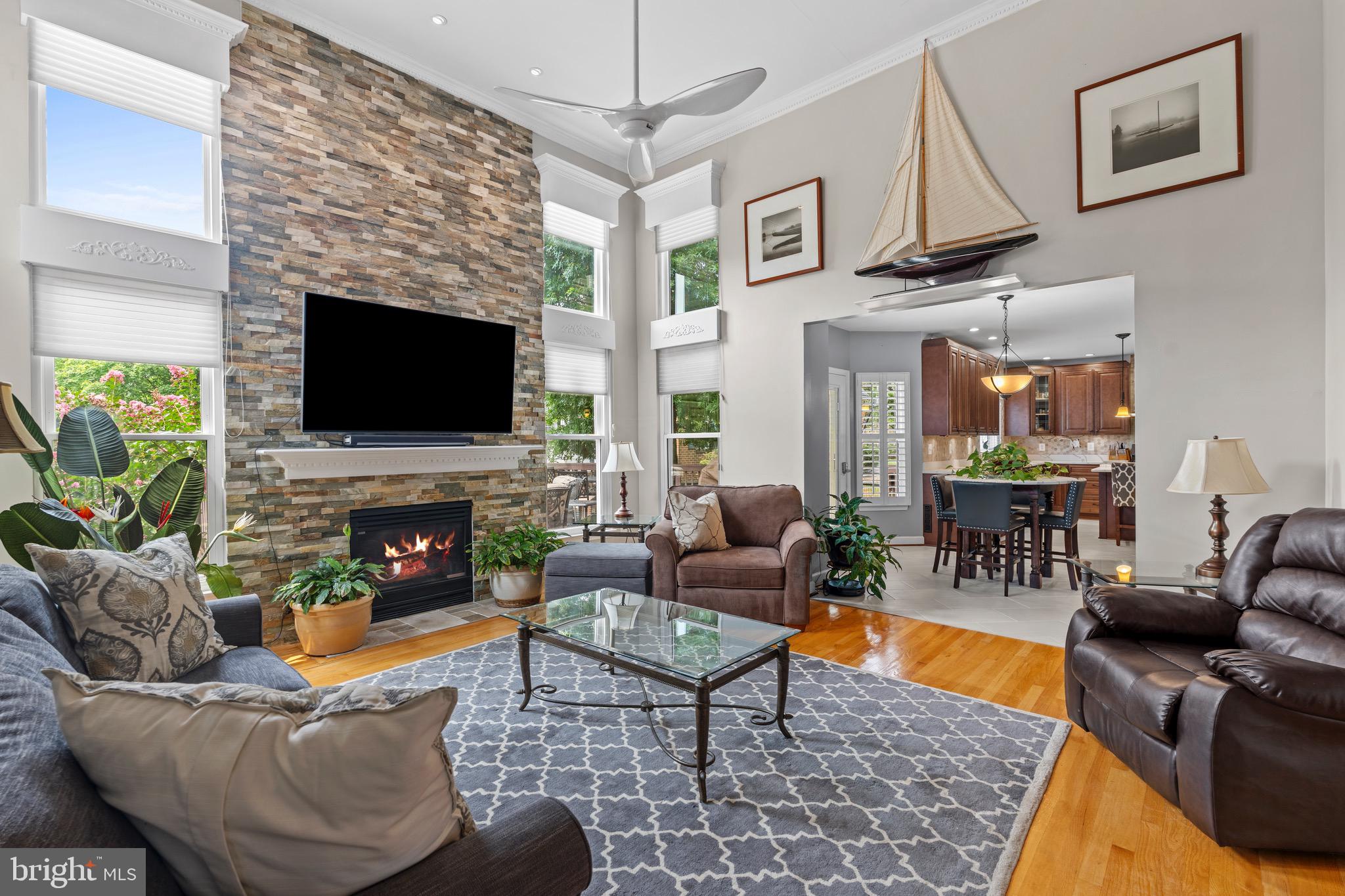 6021 WOODLAKE LANE