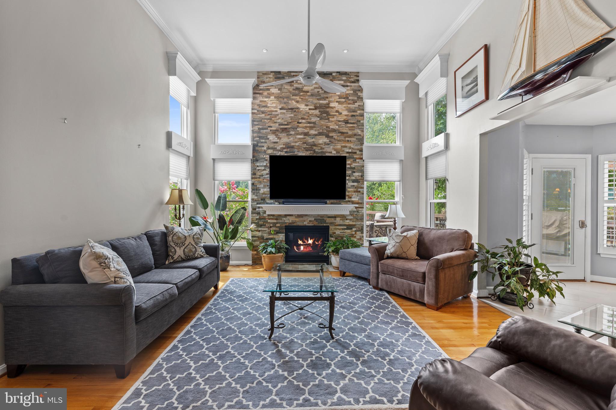 6021 WOODLAKE LANE