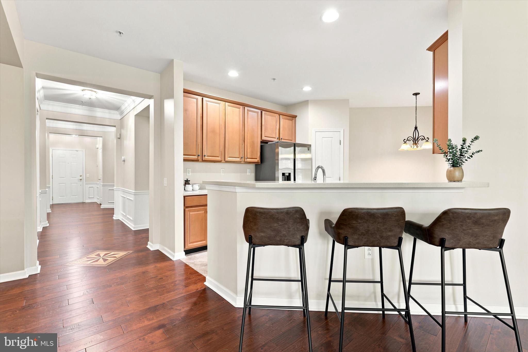6102 LILAC COURT