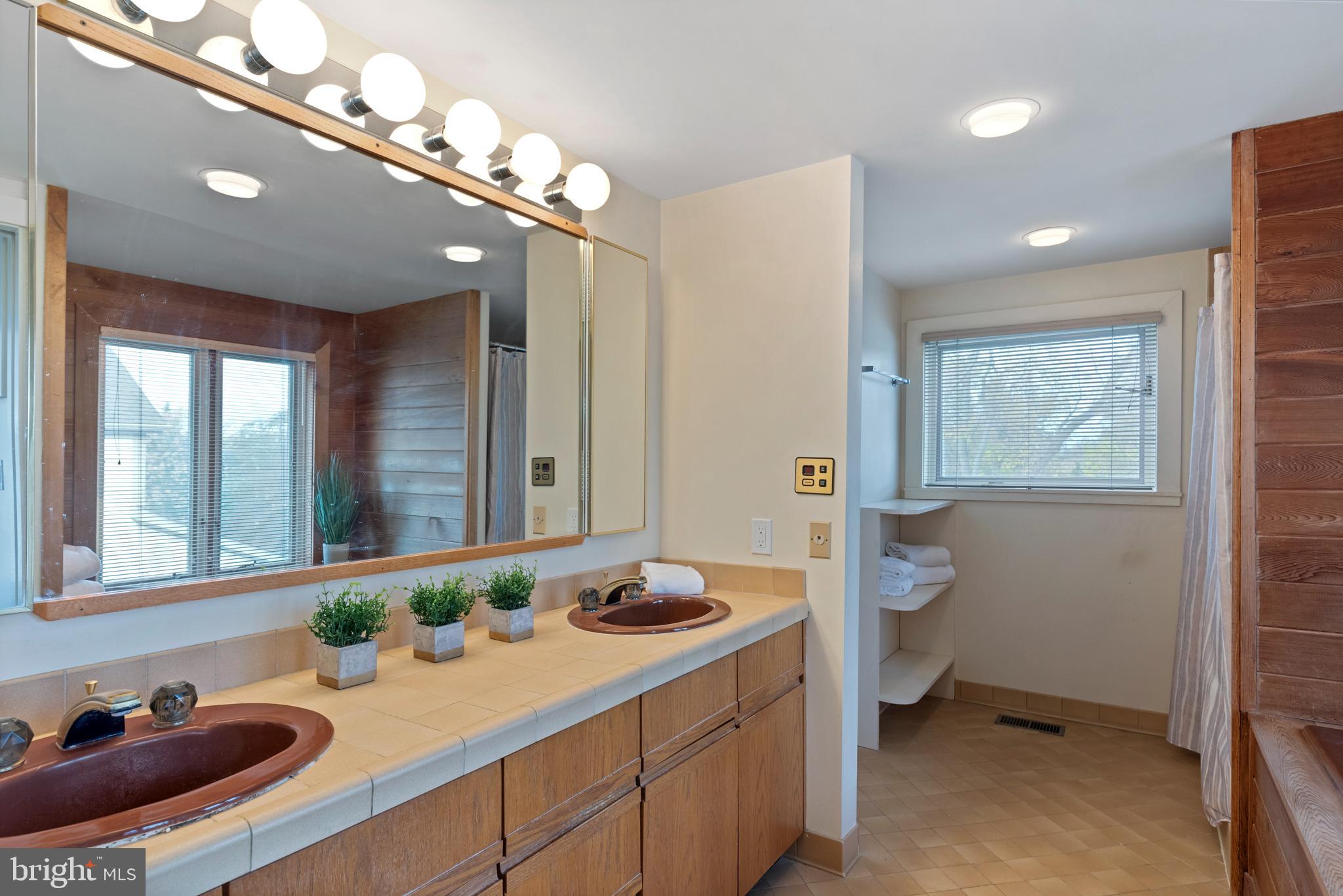 EASTPORT - Residential