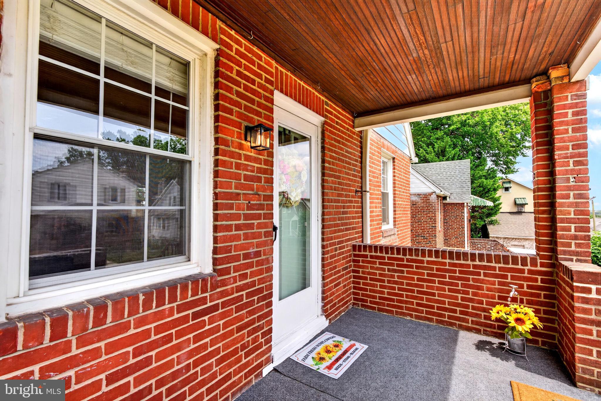 104 W ELM AVENUE