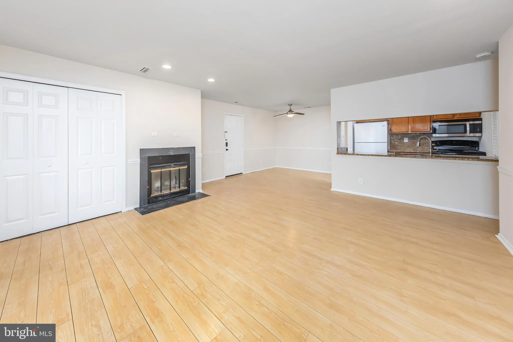 Cherry Hill, New Jersey 08003, United States, 2 Bedrooms Bedrooms, ,2 BathroomsBathrooms,Residential,Active,250473