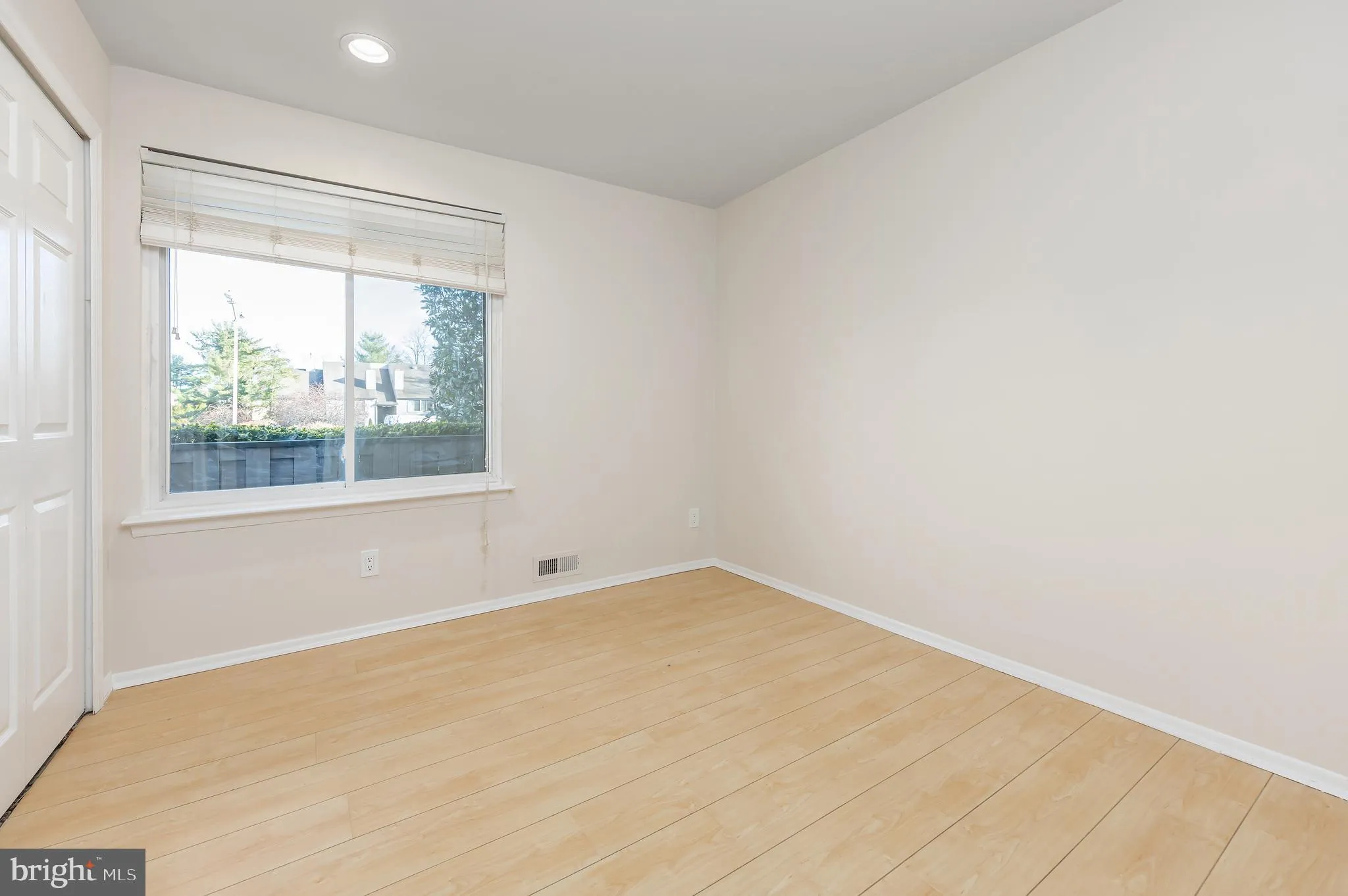 Cherry Hill, New Jersey 08003, United States, 2 Bedrooms Bedrooms, ,2 BathroomsBathrooms,Residential,Active,250473