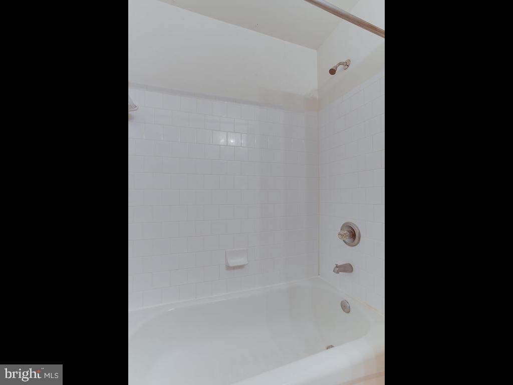 ANNAPOLIS WALK - Residential