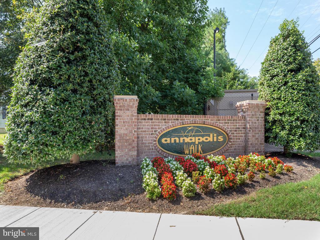 ANNAPOLIS WALK - Residential