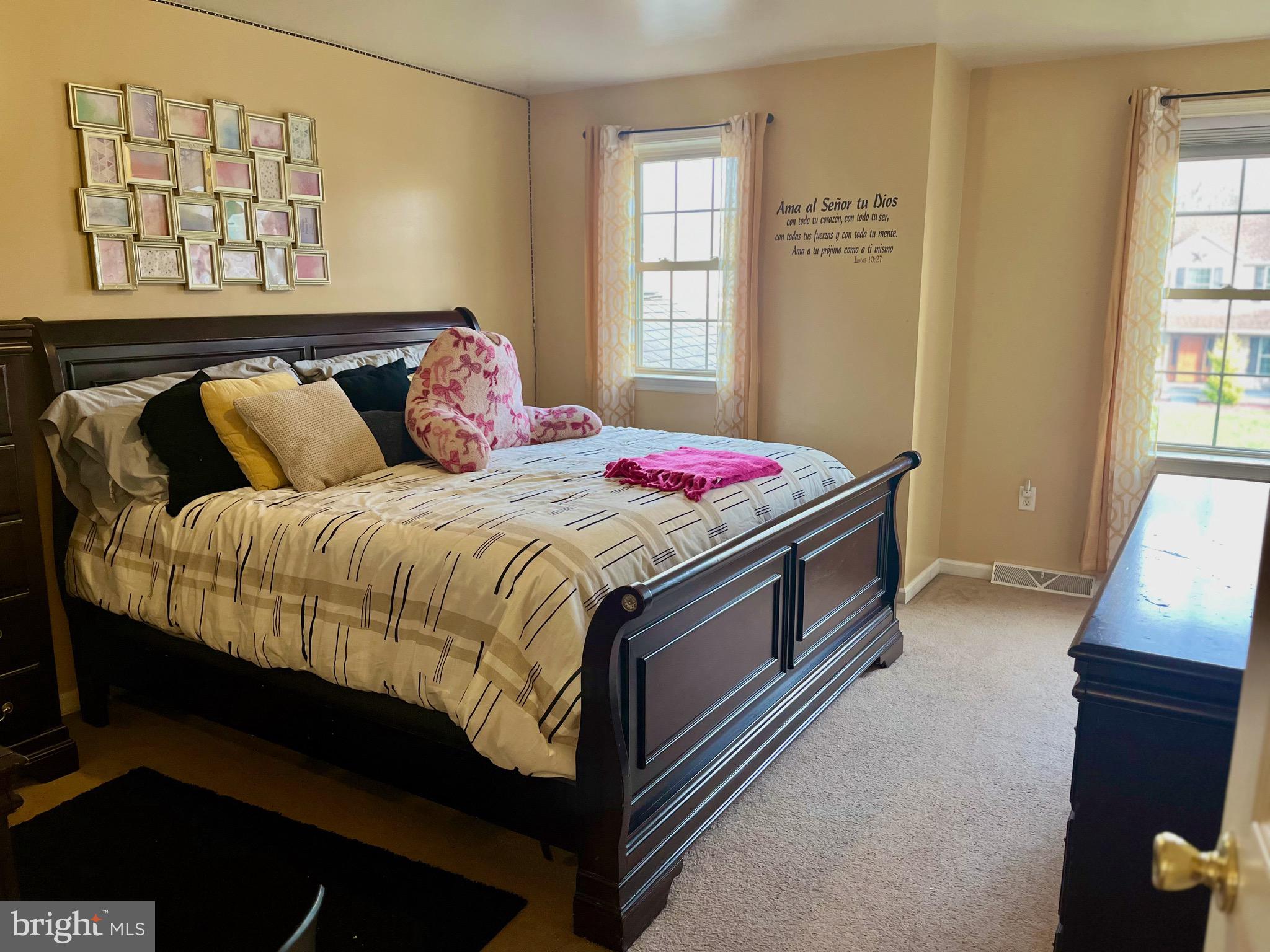 TWIN CREEKS - Residential