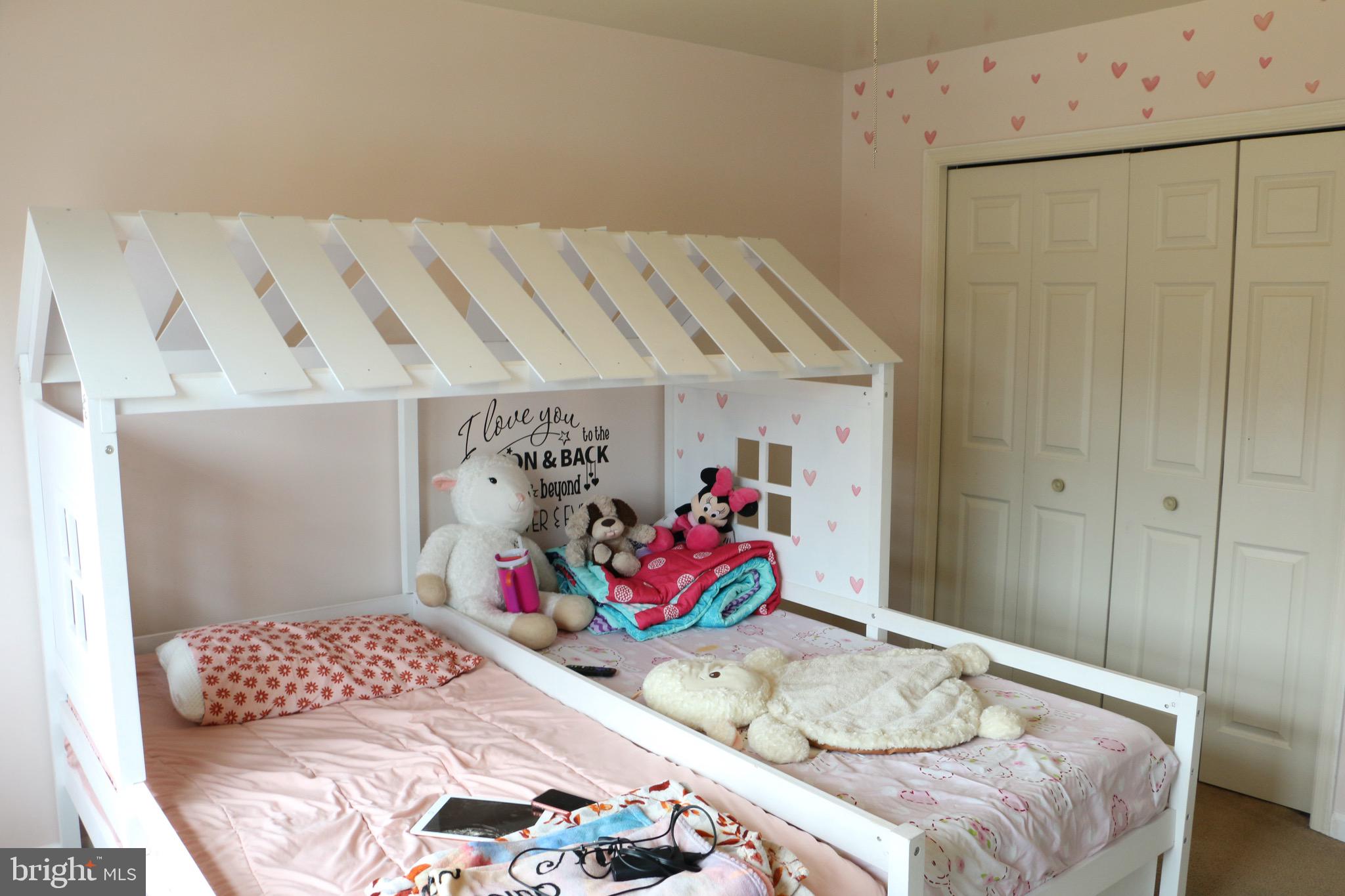 TWIN CREEKS - Residential