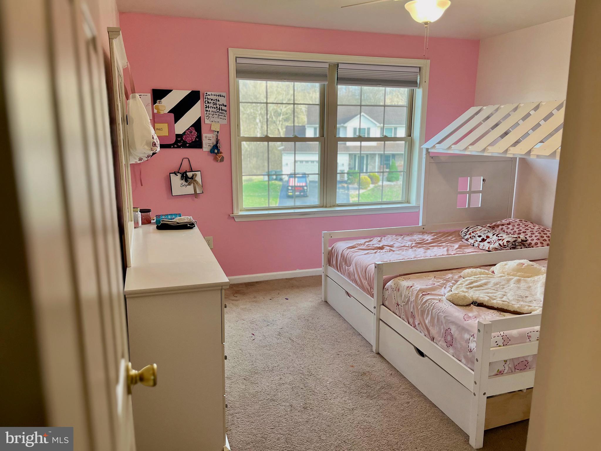 TWIN CREEKS - Residential