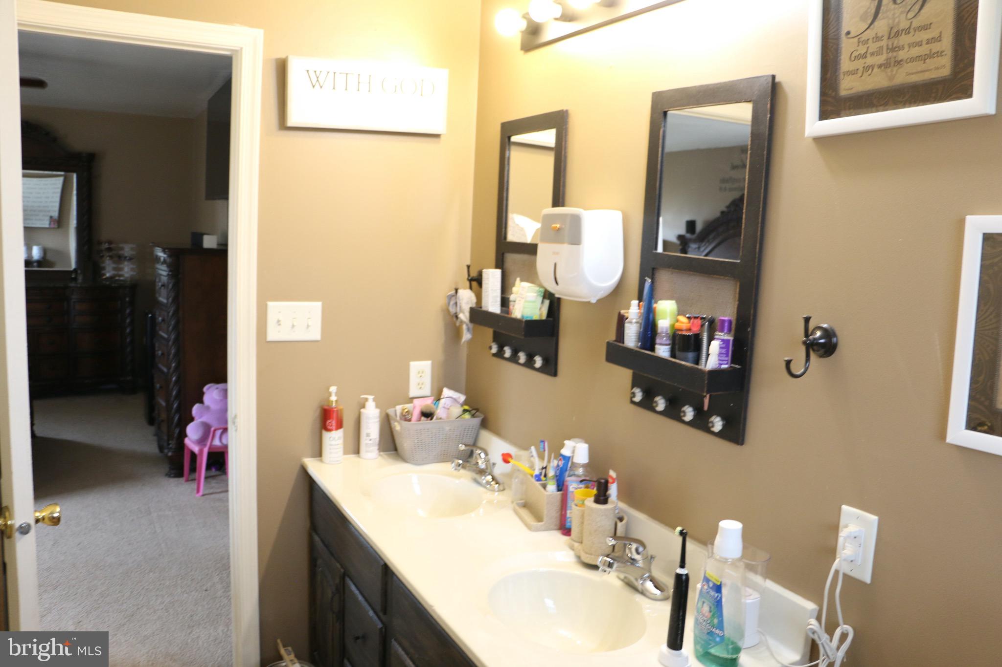 TWIN CREEKS - Residential