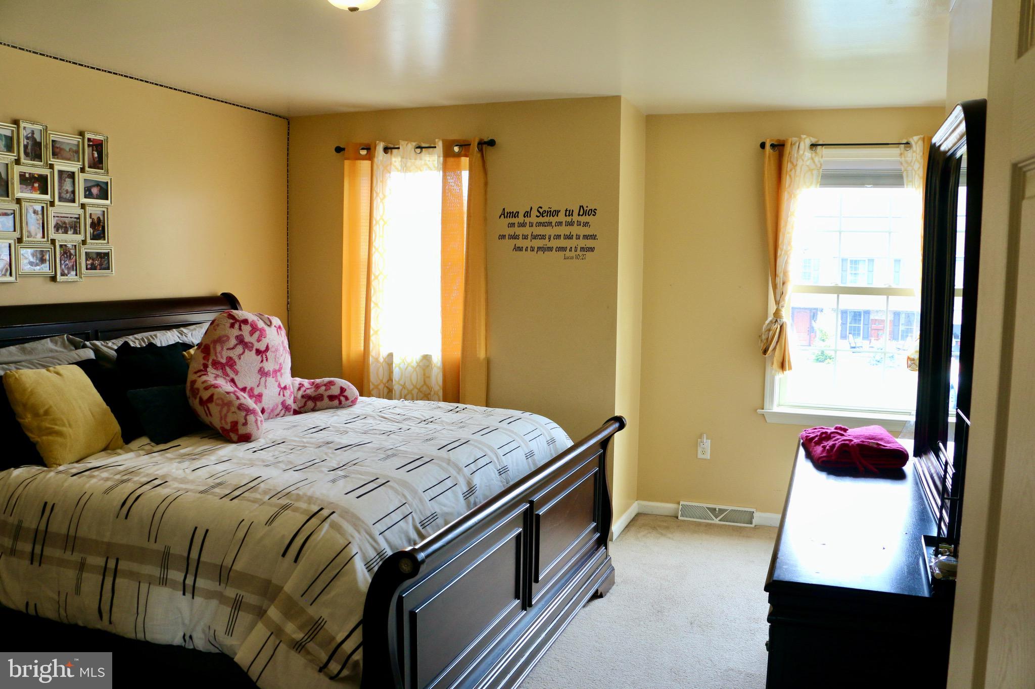 TWIN CREEKS - Residential