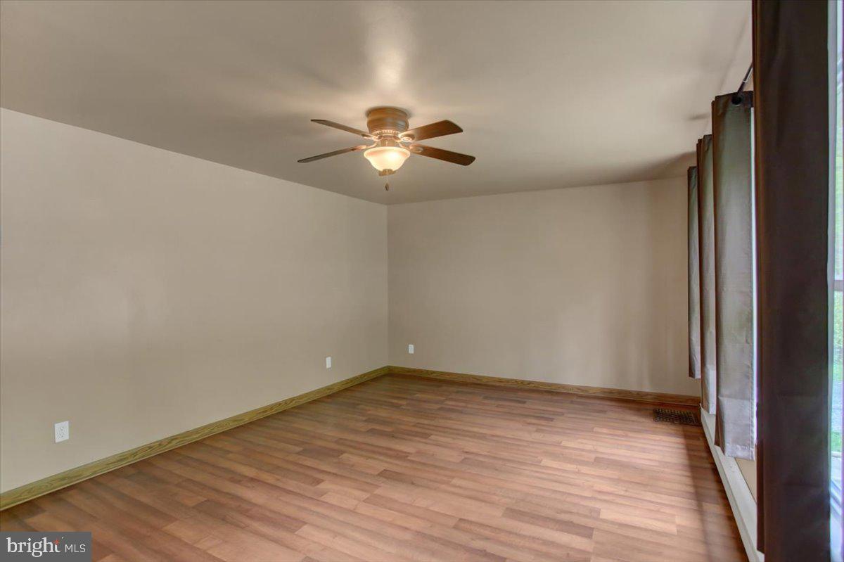 KNOBSVILLE - Residential