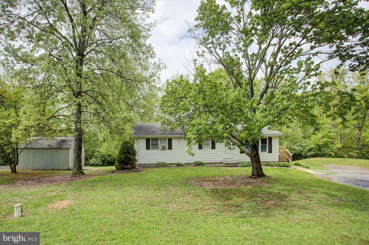 2033 E DUTCH CORNER ROAD