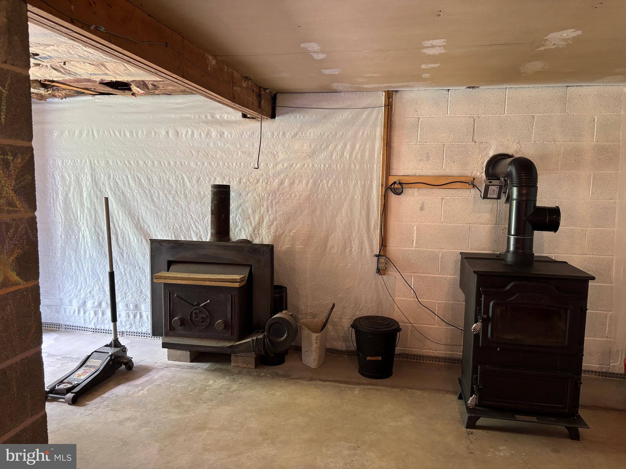 KNOBSVILLE - Residential