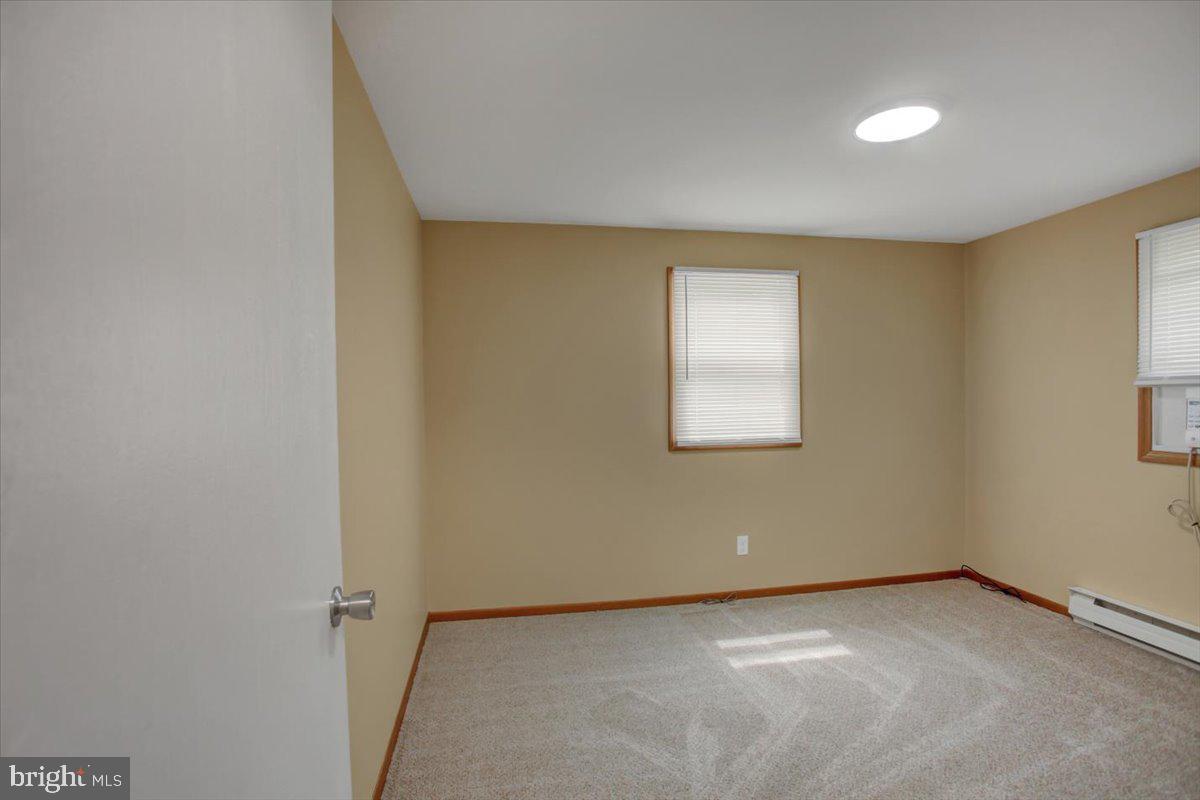 KNOBSVILLE - Residential