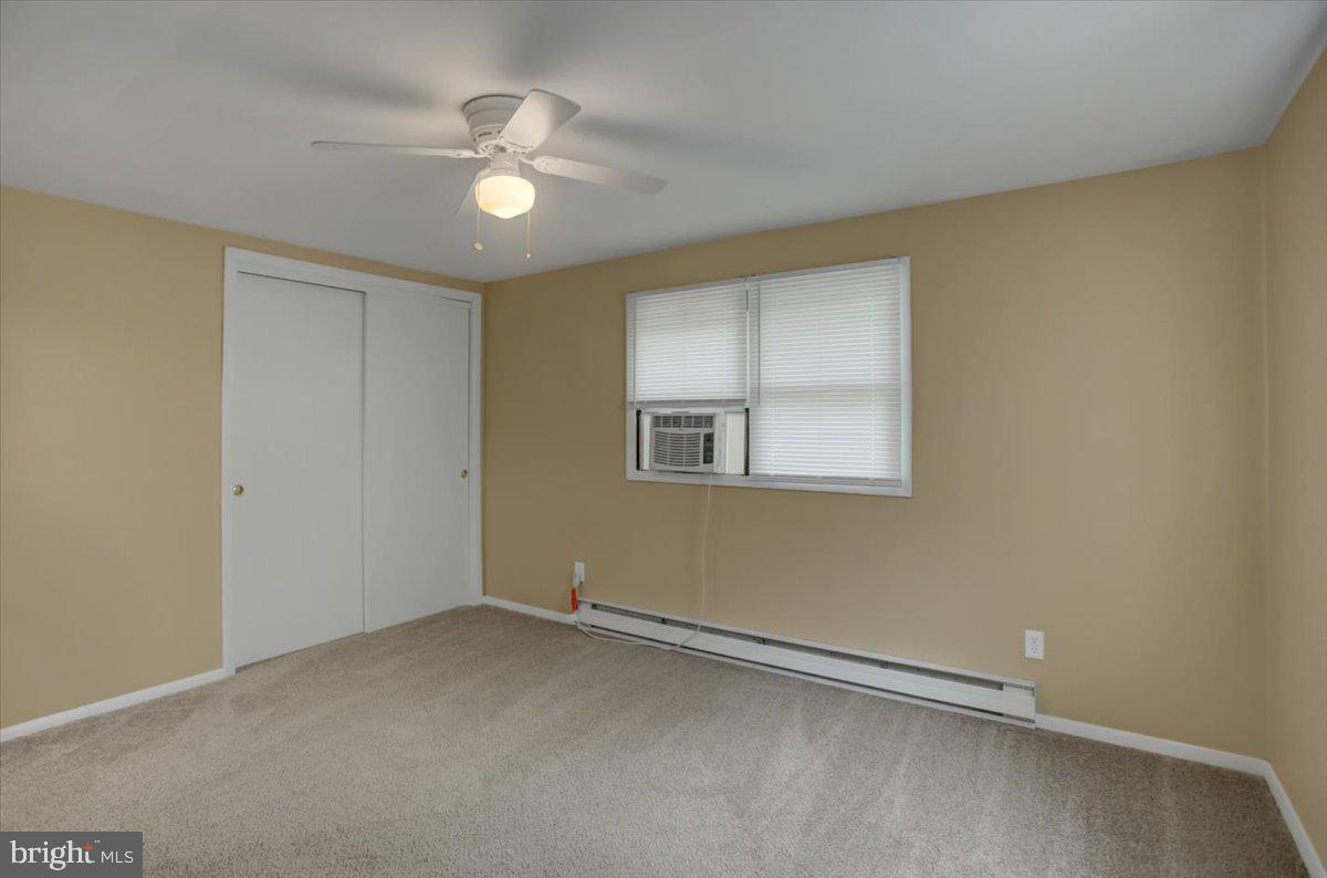 KNOBSVILLE - Residential