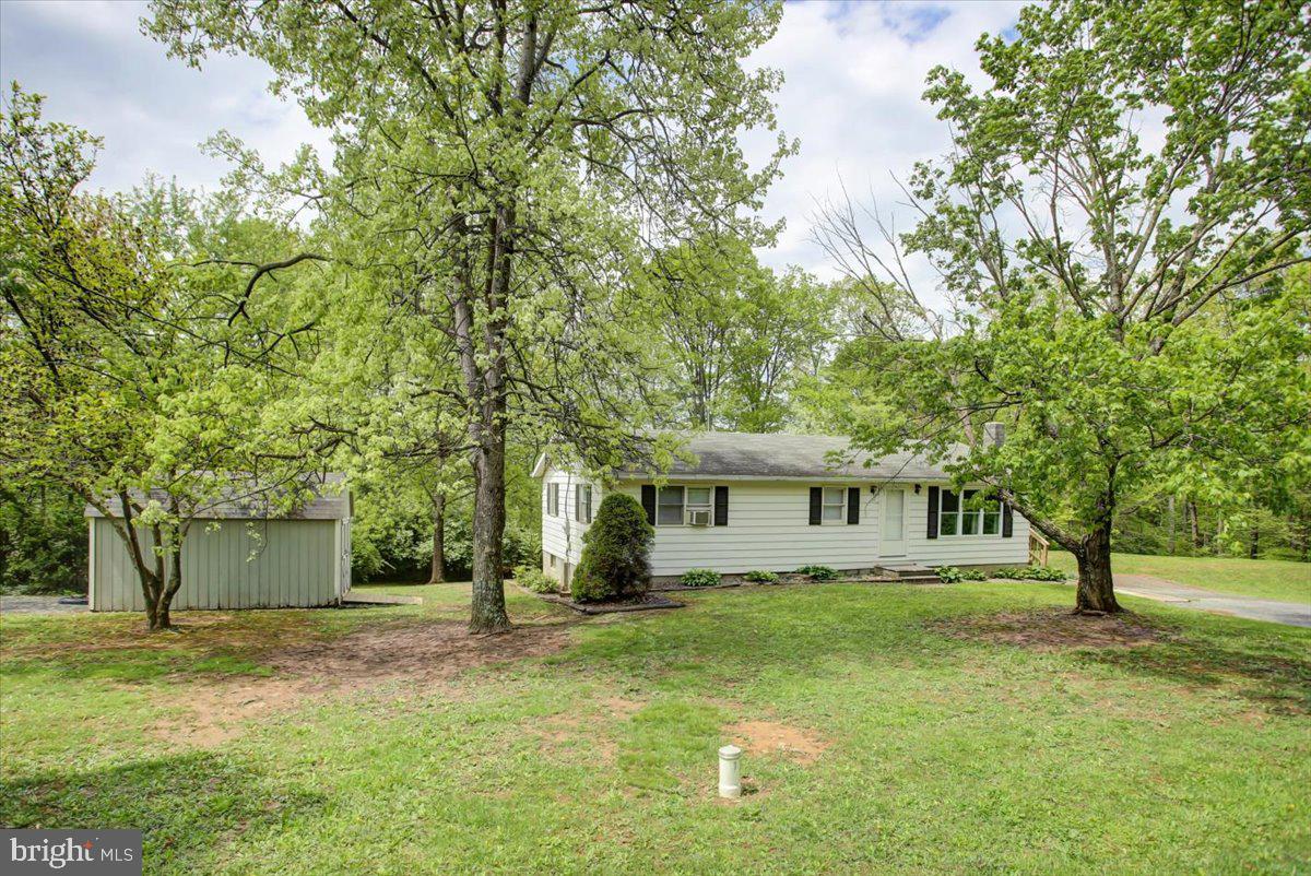2033 E DUTCH CORNER ROAD