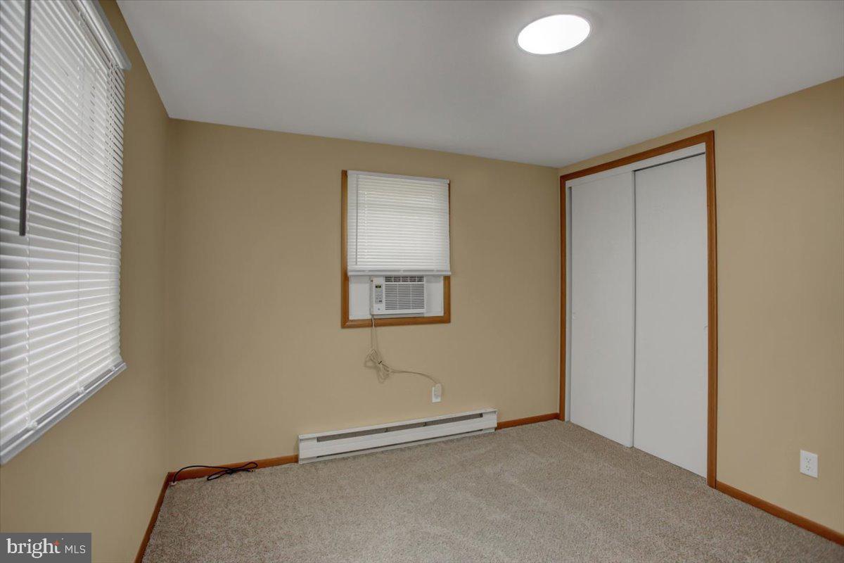 KNOBSVILLE - Residential