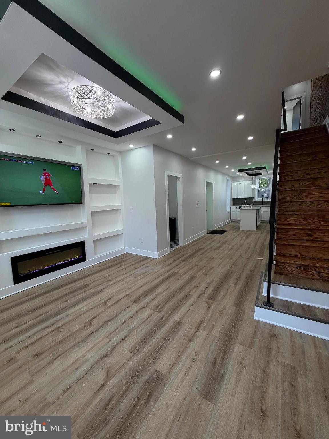 2507 W MASTER STREET