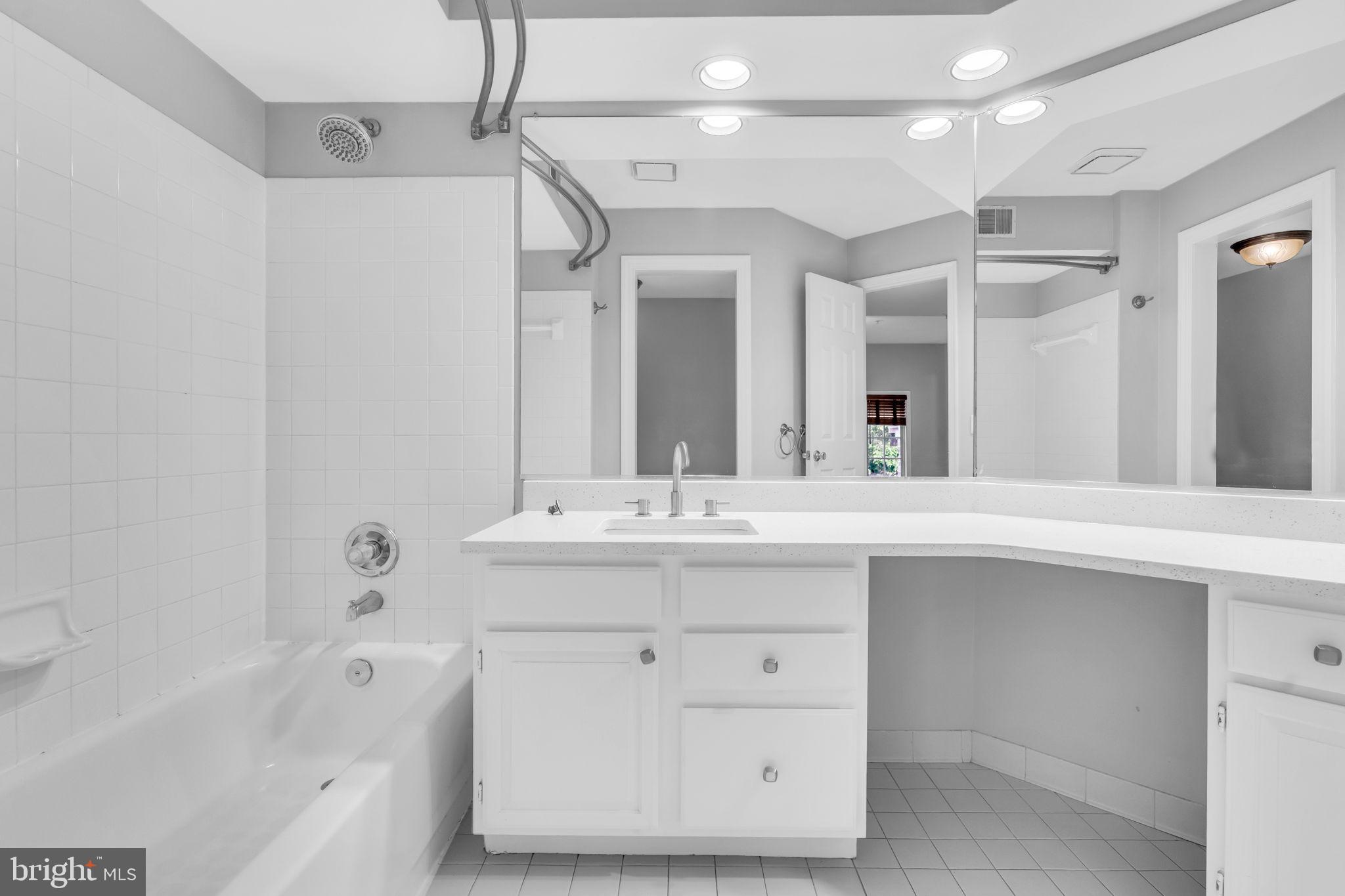 BALDWIN GROVE - Residential