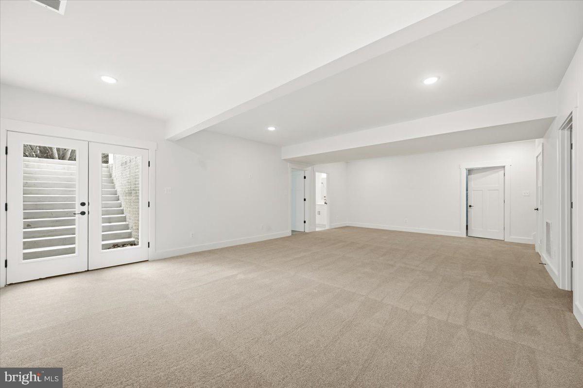 RIVERS EDGE - Residential