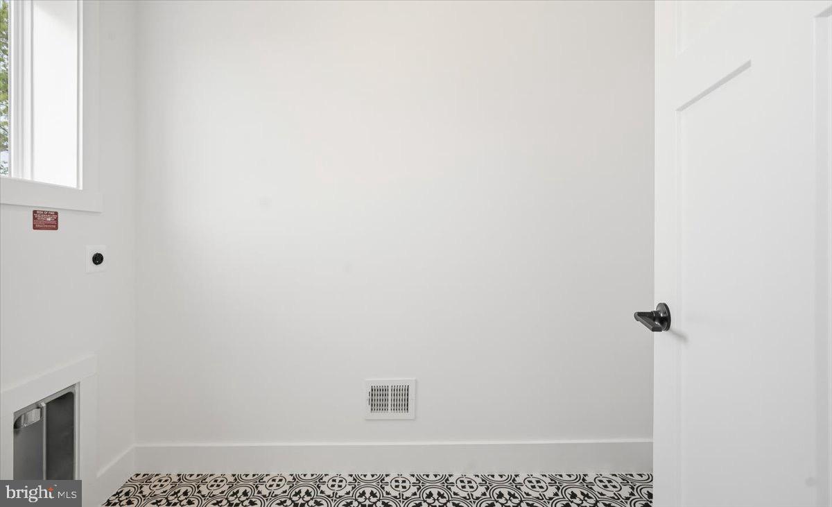 RIVERS EDGE - Residential