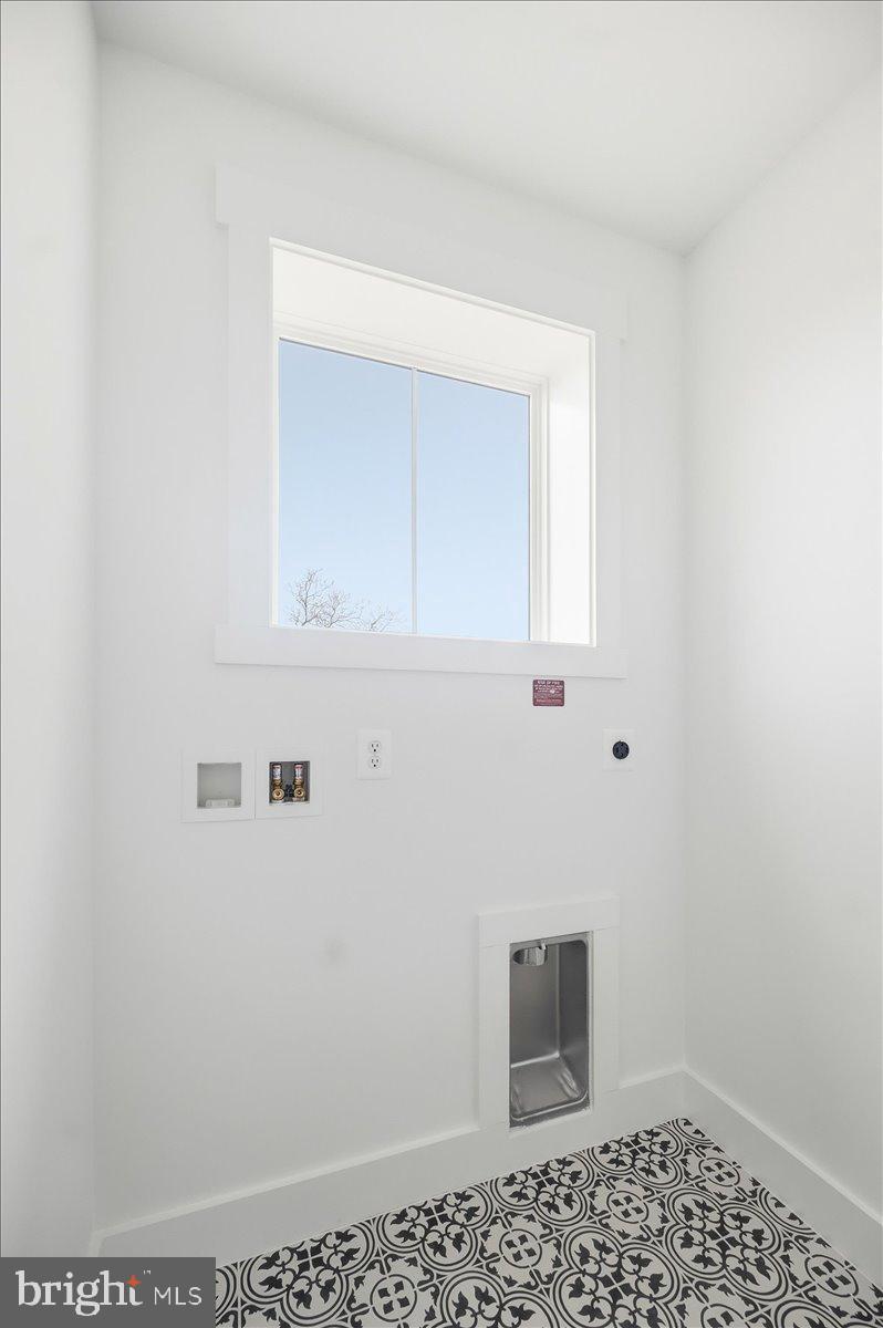 RIVERS EDGE - Residential