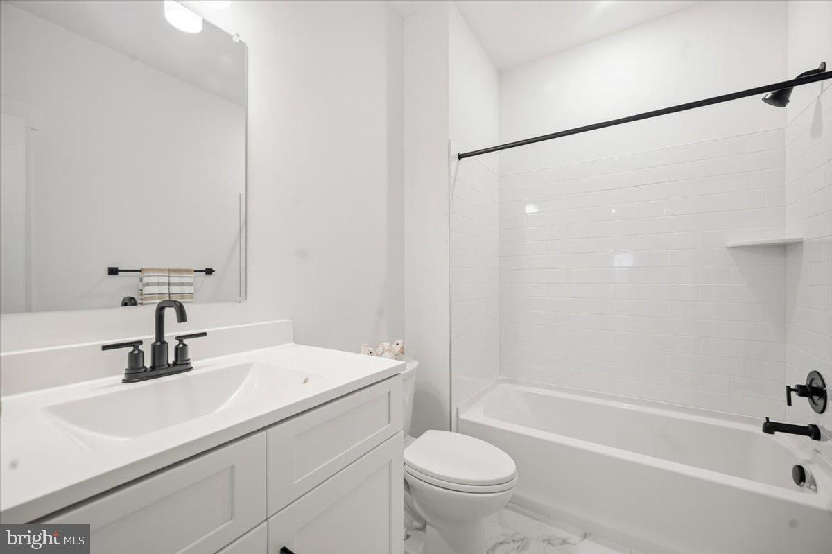 RIVERS EDGE - Residential