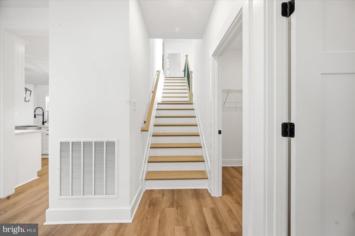 RIVERS EDGE - Residential