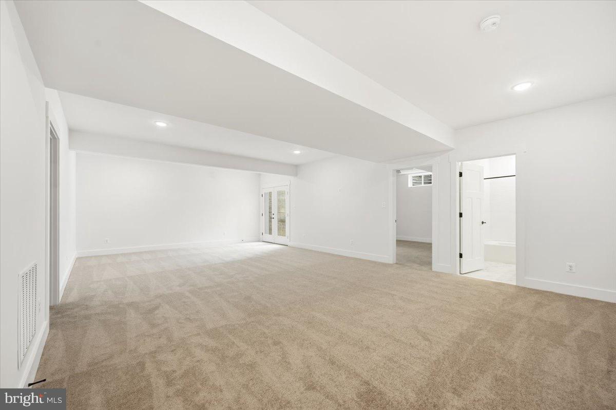 RIVERS EDGE - Residential