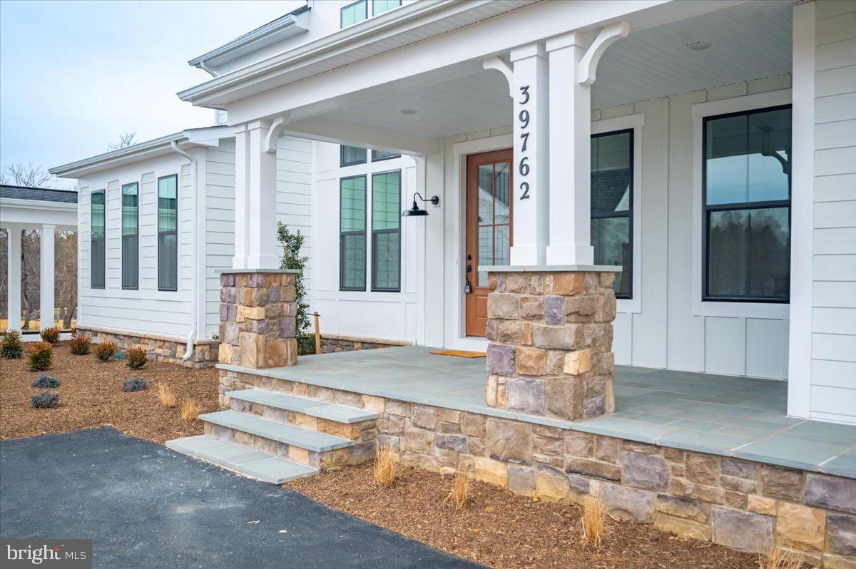 RIVERS EDGE - Residential