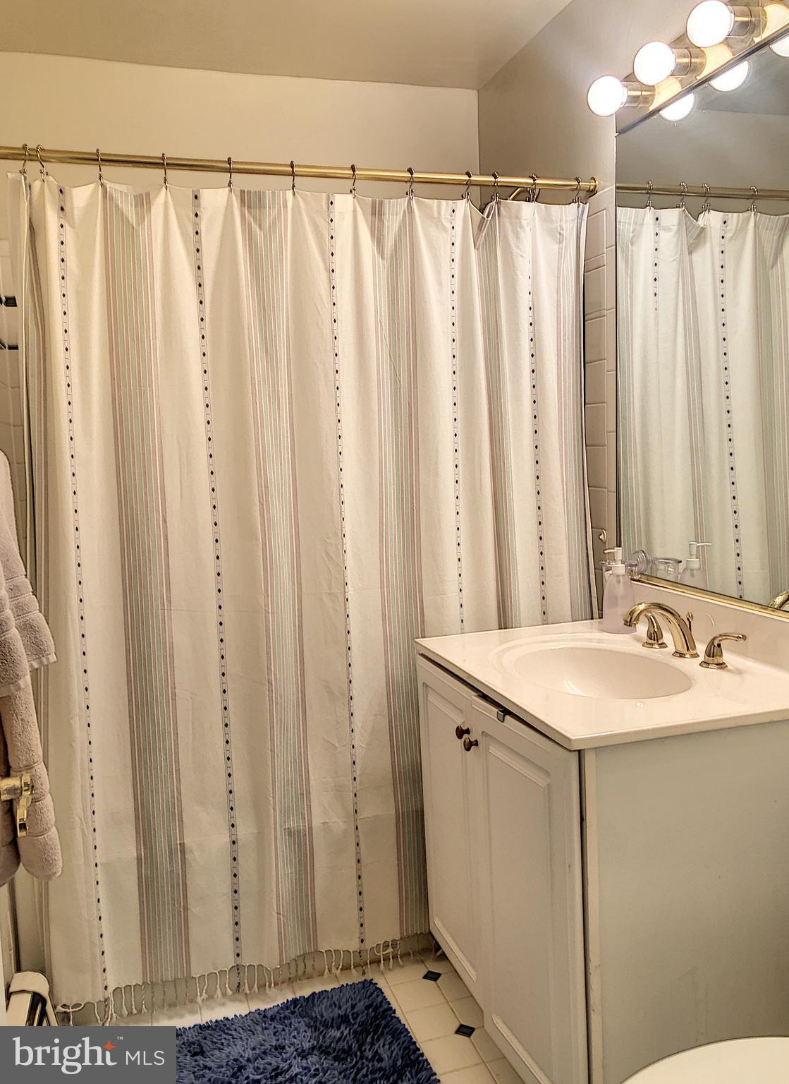 OLD TOWN - Residential Lease