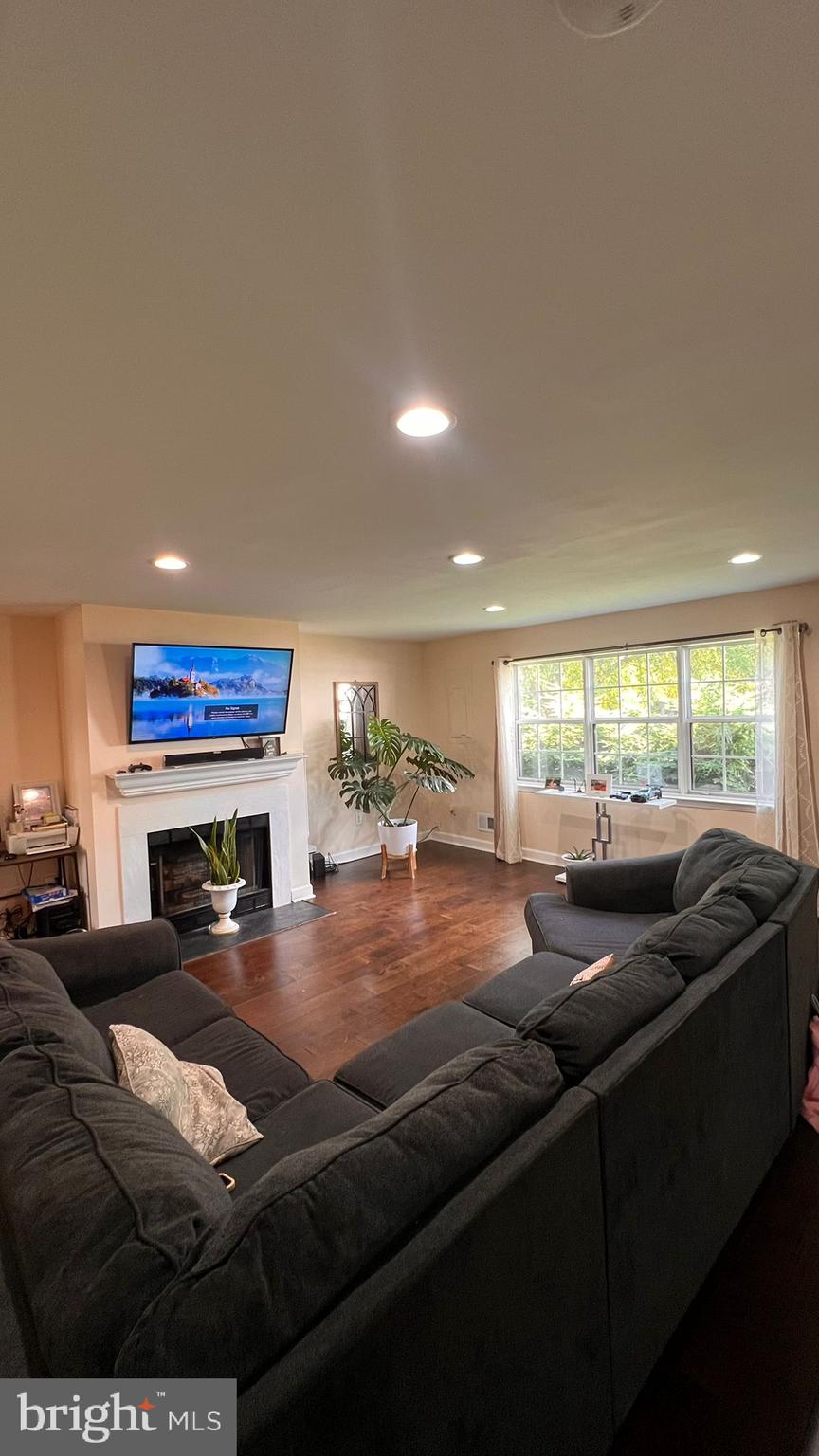 MOUNTAIN VILLAGE - Residential