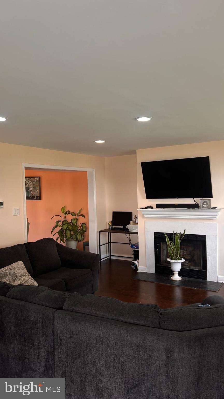 MOUNTAIN VILLAGE - Residential