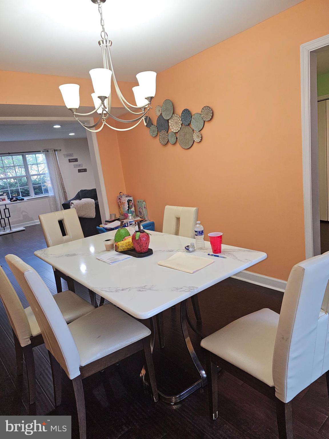 6827 LARKSPUR SQUARE