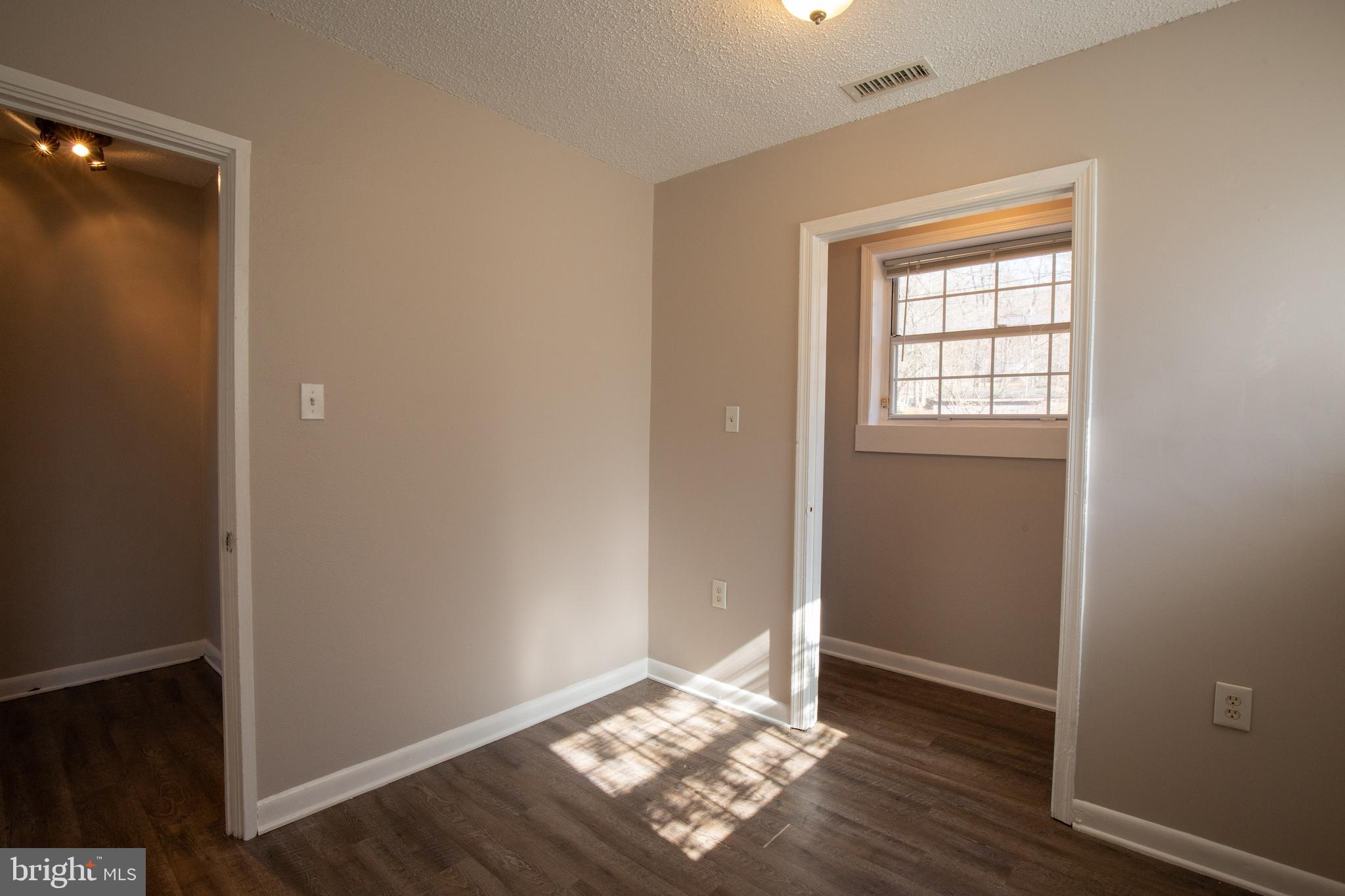 SHANNONDALE - Residential Lease