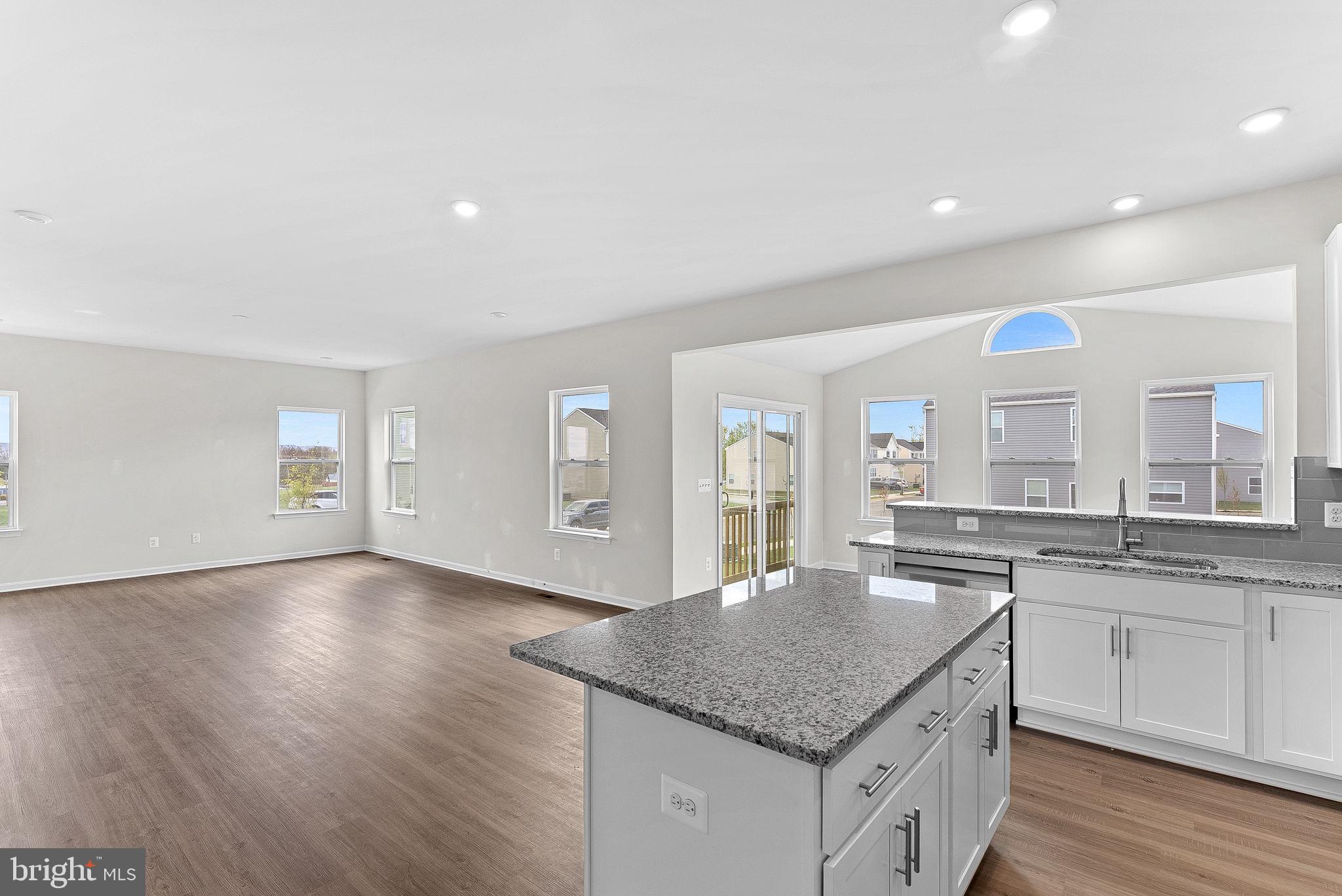 HUNTWELL WEST - Residential