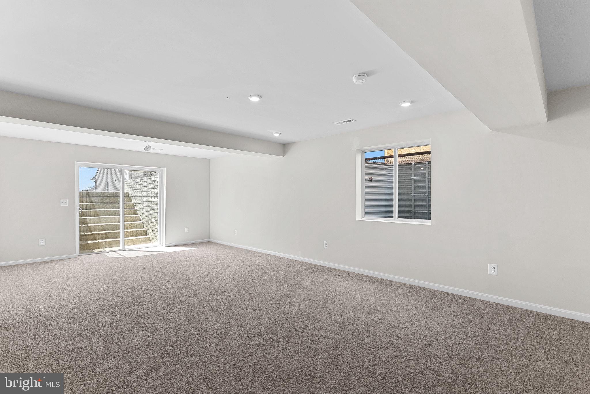 HUNTWELL WEST - Residential