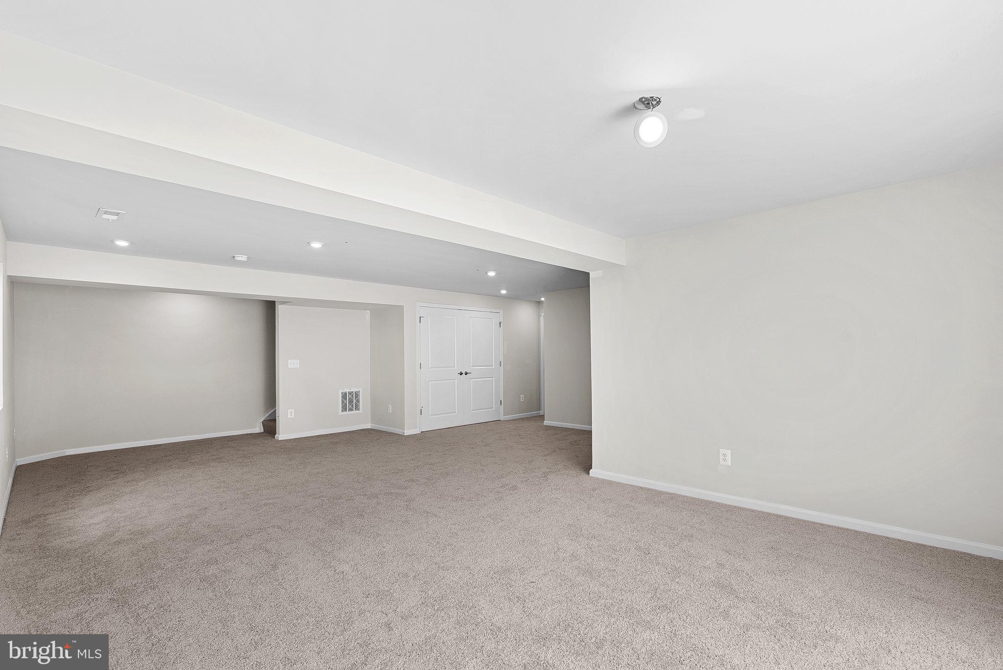 HUNTWELL WEST - Residential