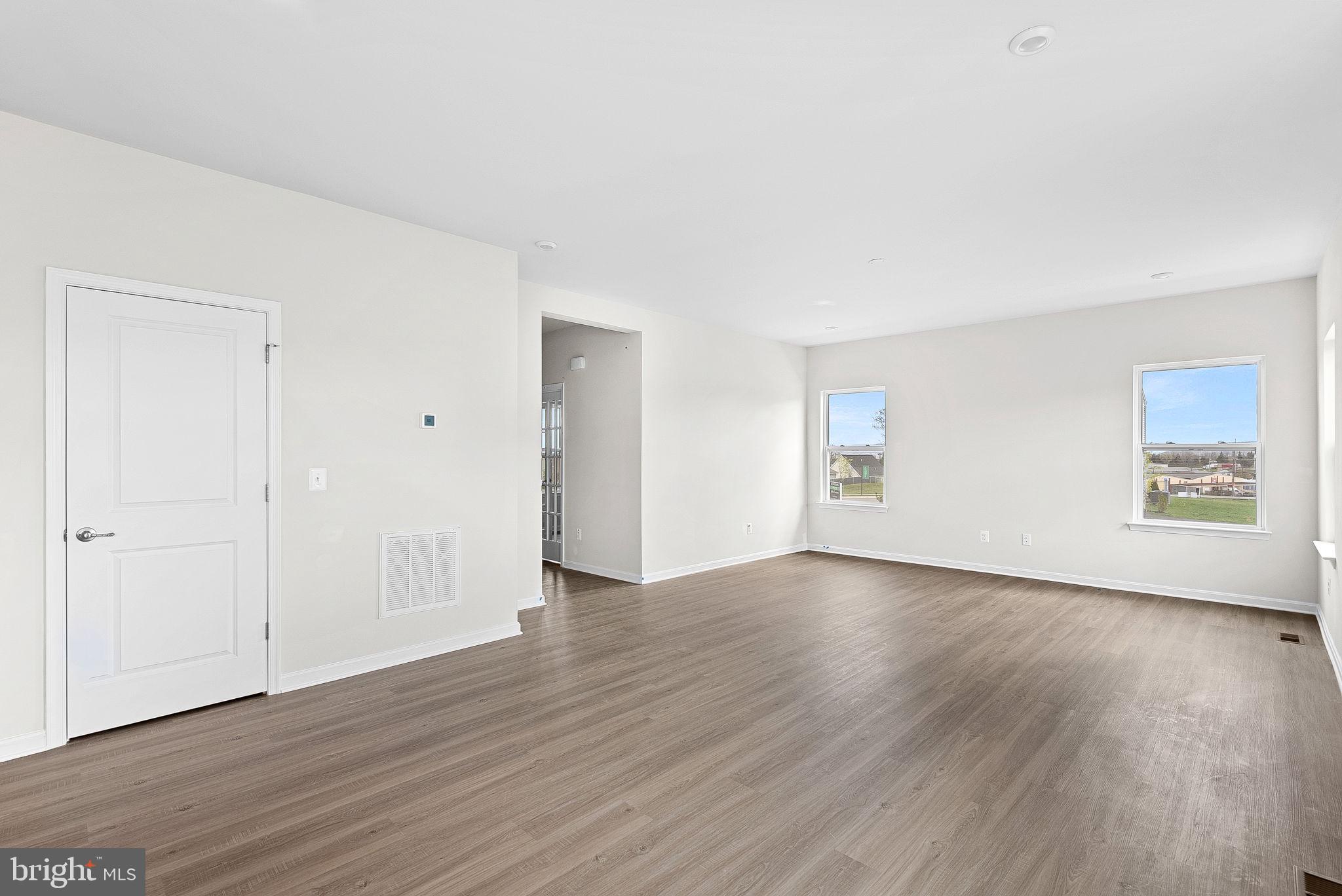 HUNTWELL WEST - Residential