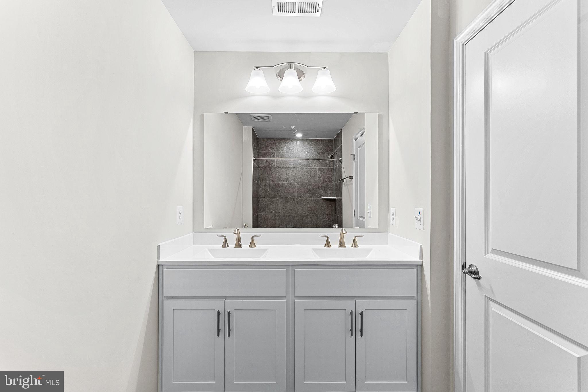 HUNTWELL WEST - Residential