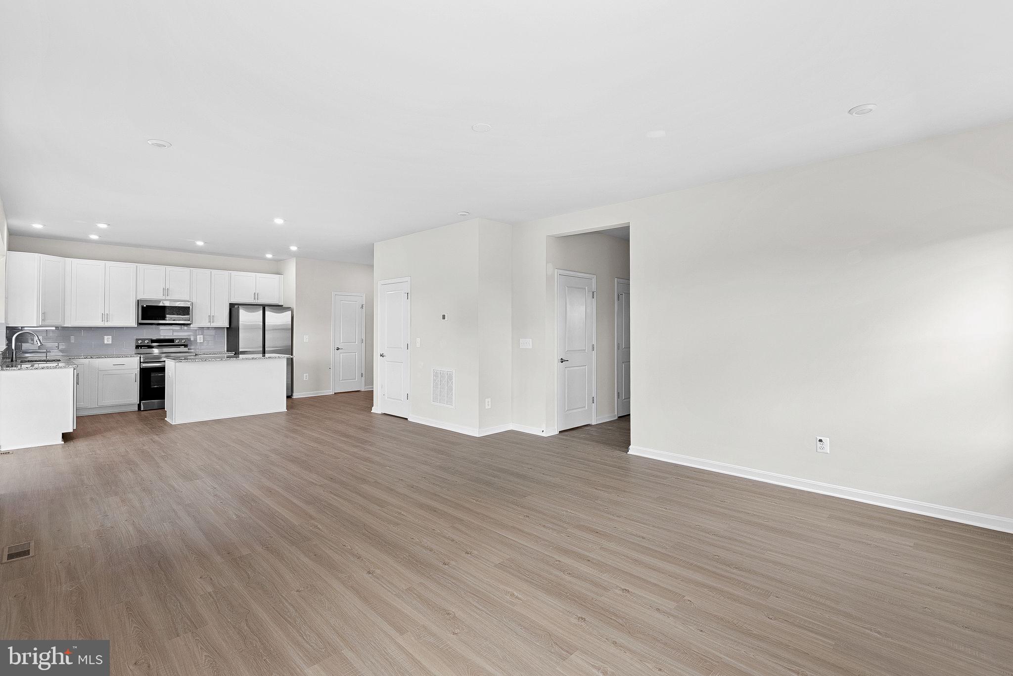 HUNTWELL WEST - Residential