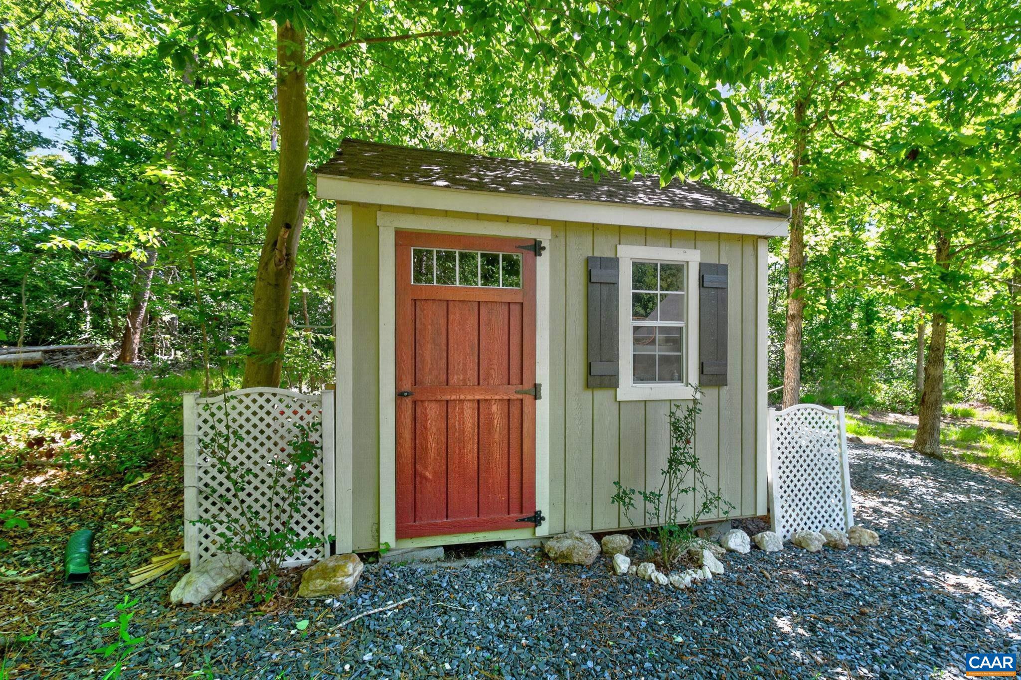MOUNTAIN VIEW ESTATES - Residential
