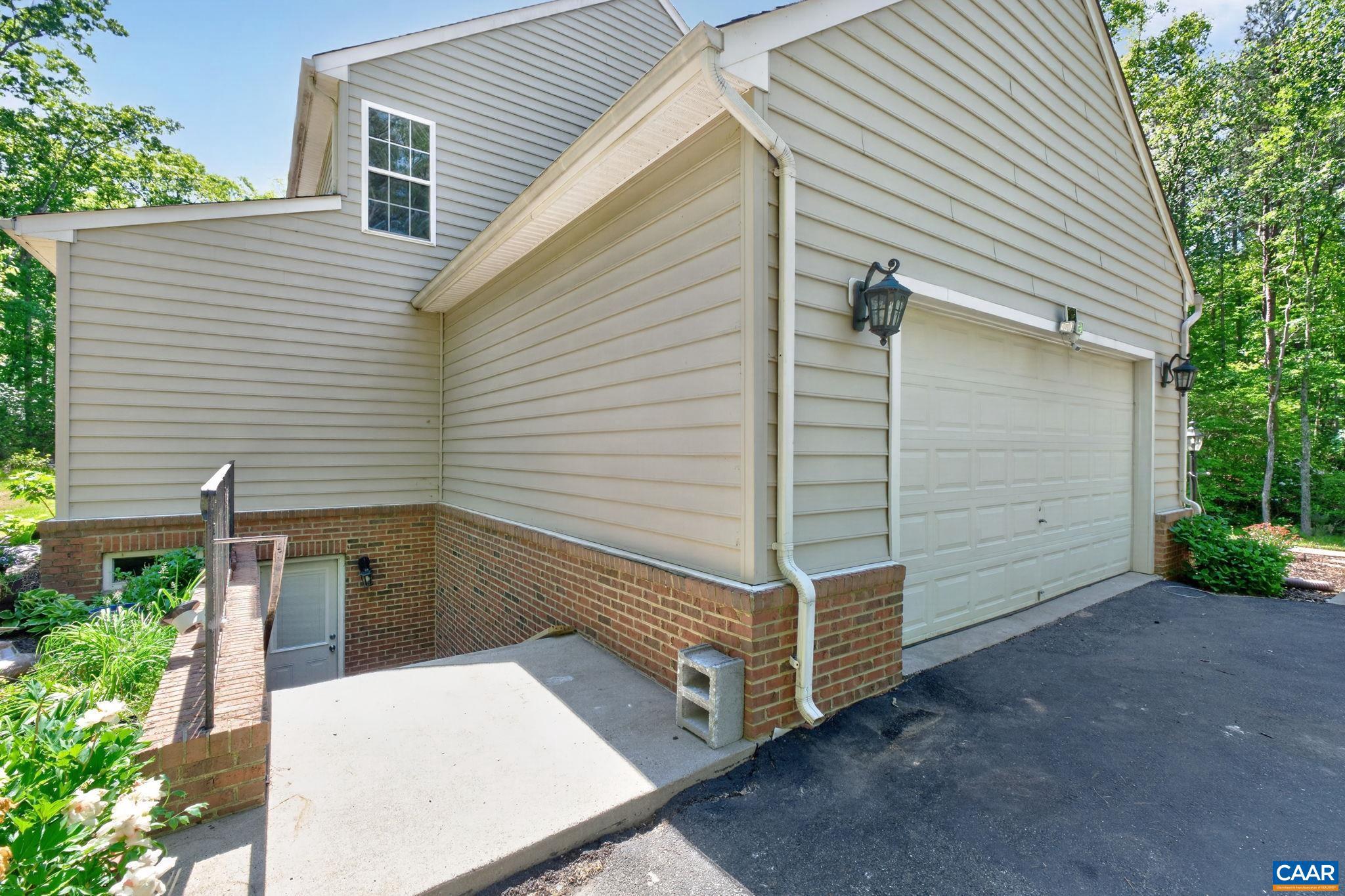 MOUNTAIN VIEW ESTATES - Residential