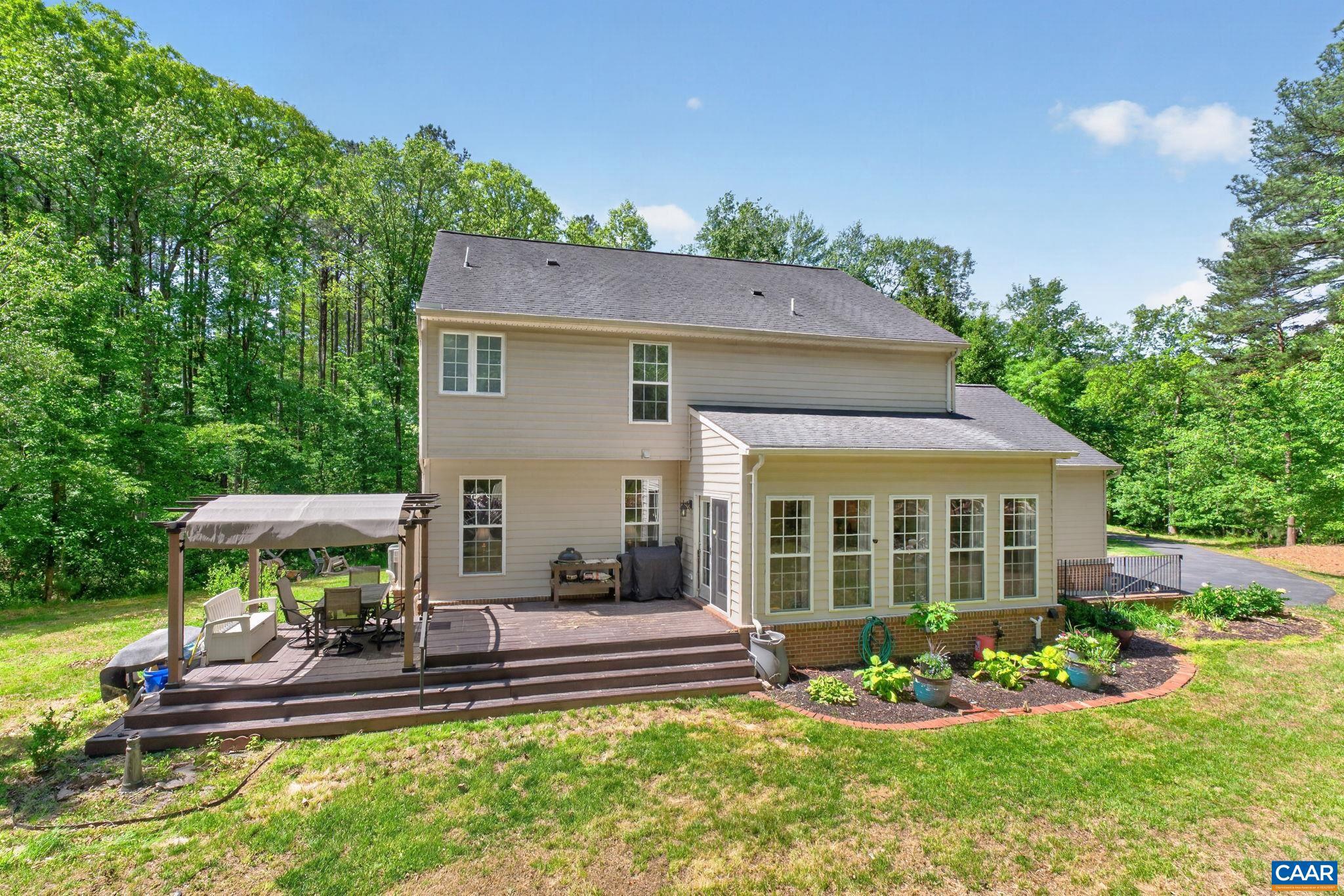 MOUNTAIN VIEW ESTATES - Residential
