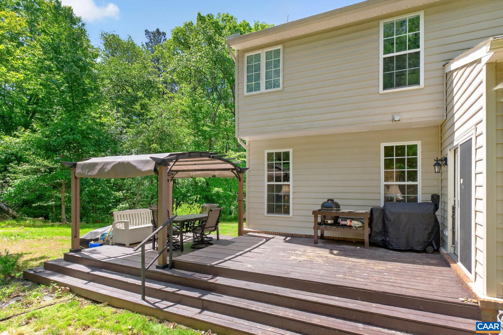 MOUNTAIN VIEW ESTATES - Residential