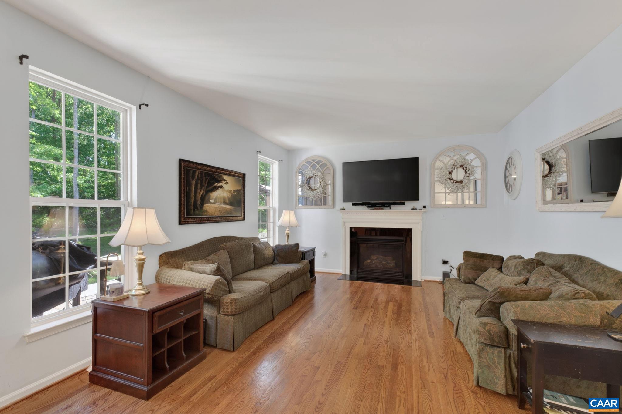 MOUNTAIN VIEW ESTATES - Residential