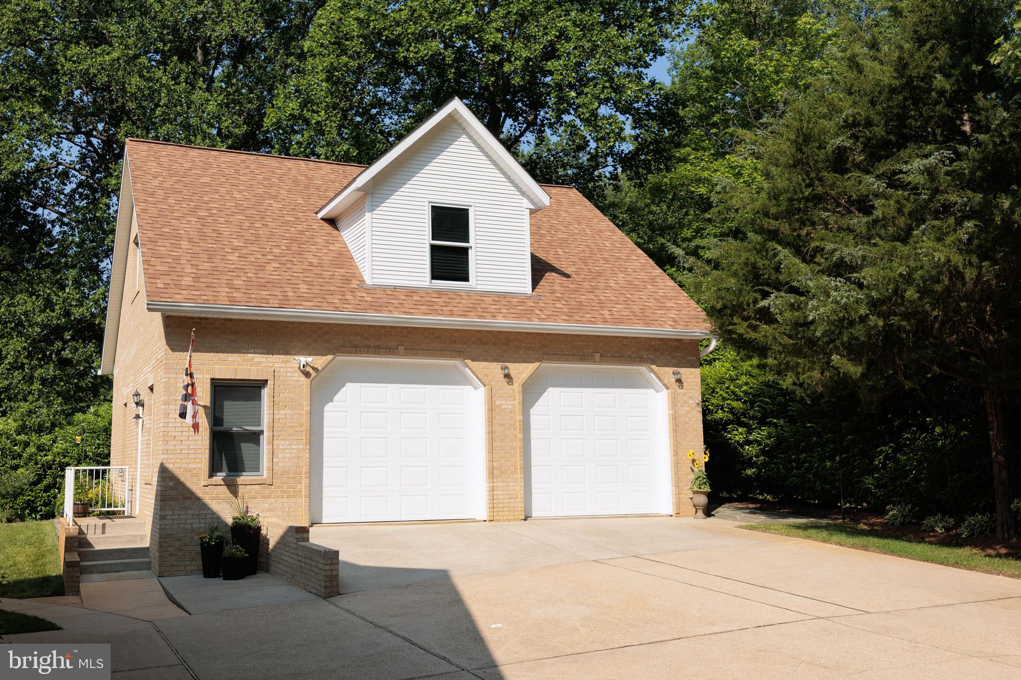 1602 LOCKSLEY DRIVE